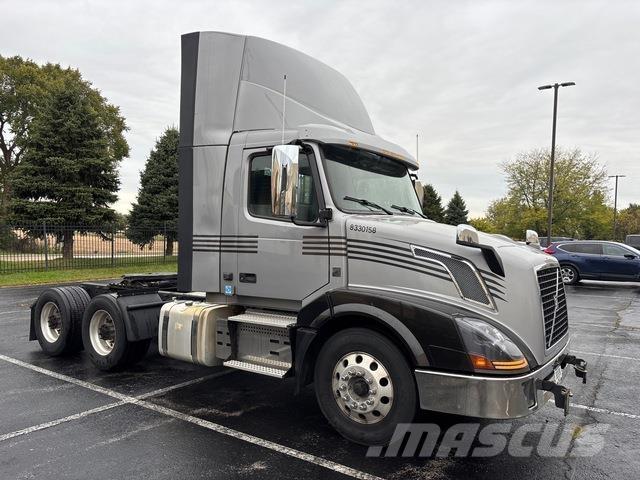 Volvo VNL 300 Sattelzugmaschinen