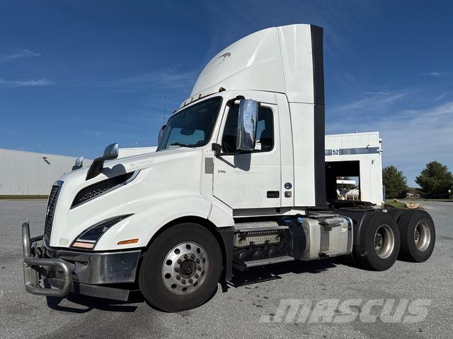 Volvo VNL 300 Sattelzugmaschinen