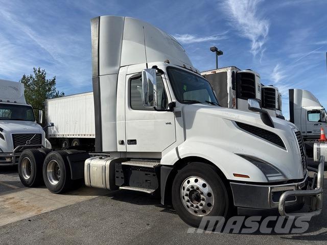 Volvo VNL 300 Sattelzugmaschinen