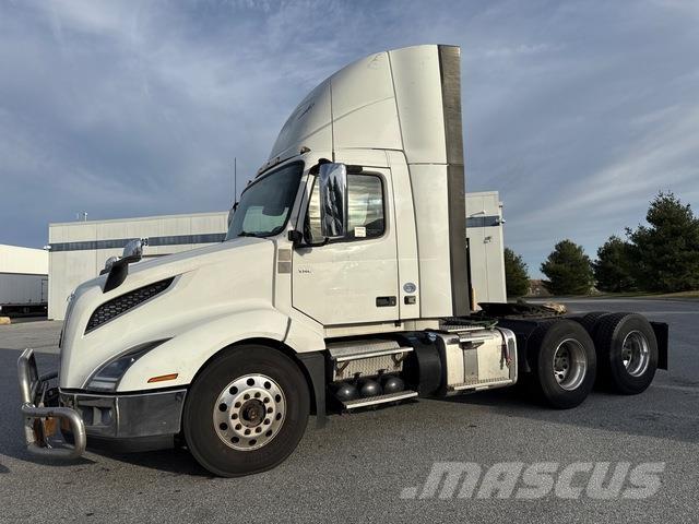 Volvo VNL 300 Sattelzugmaschinen