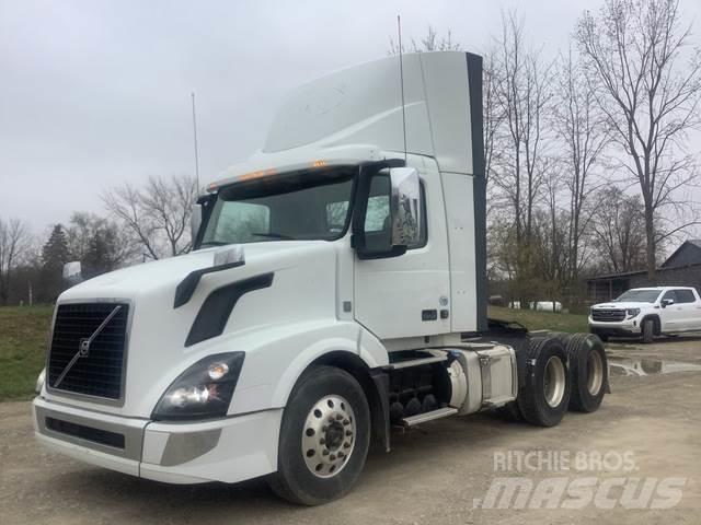 Volvo VNL300 Sattelzugmaschinen