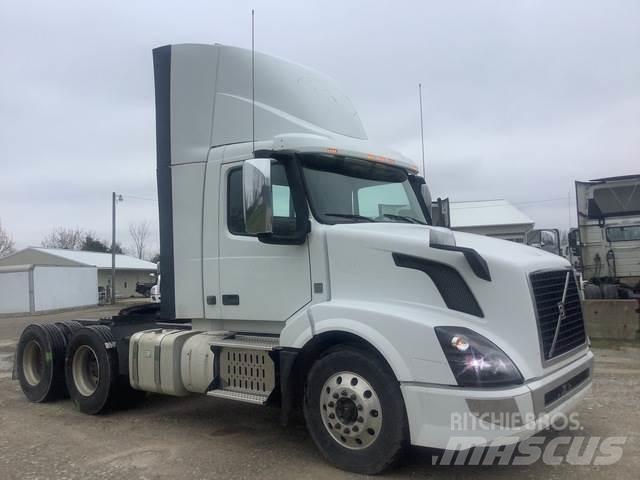 Volvo VNL300 Sattelzugmaschinen
