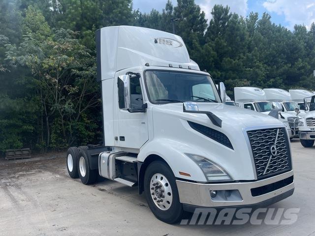 Volvo VNL300 Sattelzugmaschinen