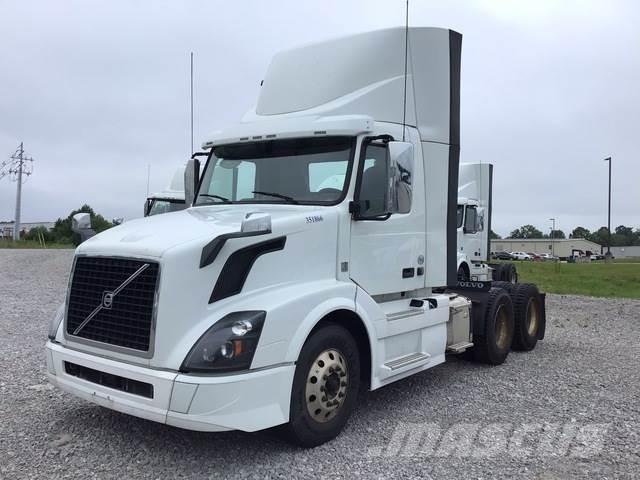 Volvo VNL300 Sattelzugmaschinen