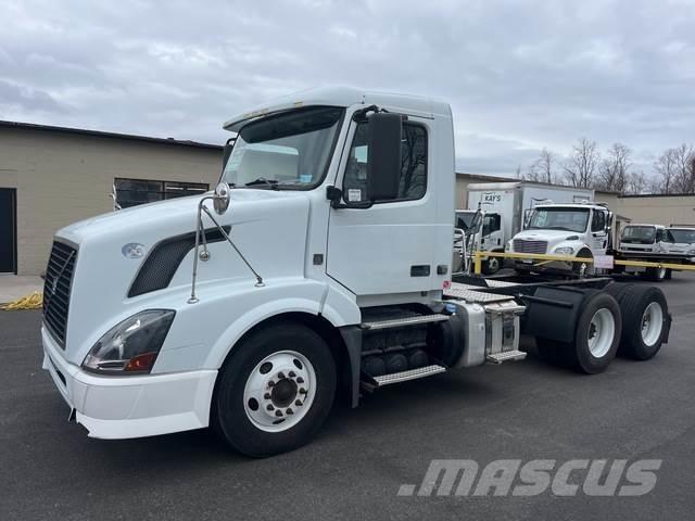 Volvo VNL64T Sattelzugmaschinen