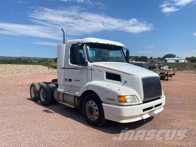 Volvo VNL64T Sattelzugmaschinen