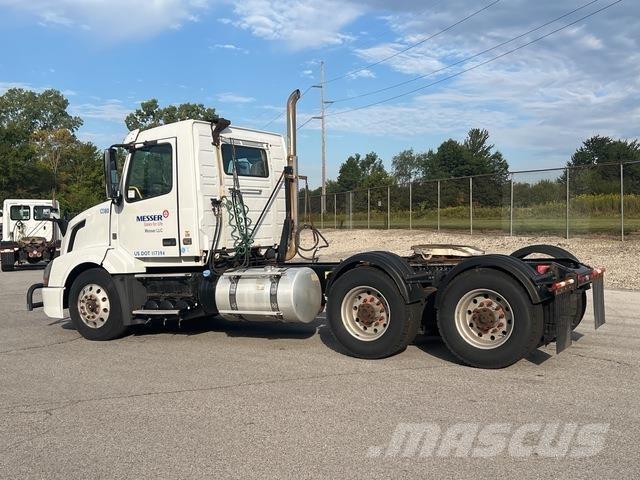 Volvo VNL64T Sattelzugmaschinen