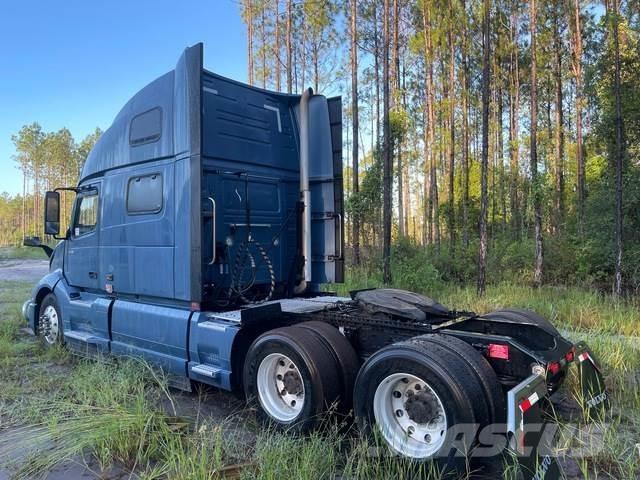 Volvo VNL860 Sattelzugmaschinen