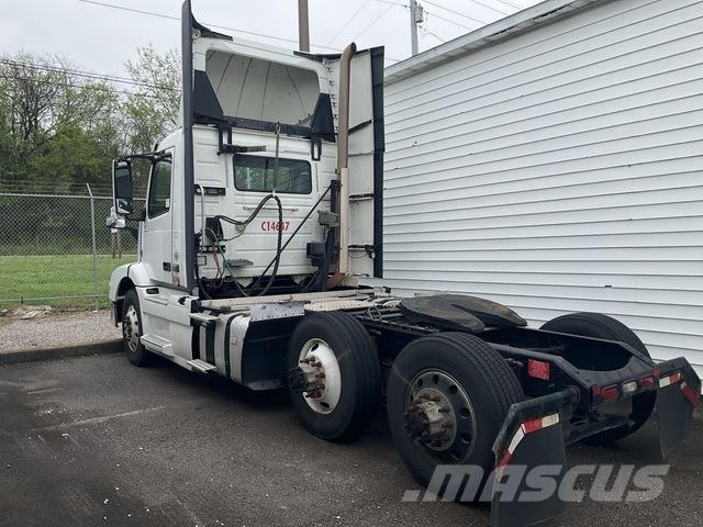 Volvo VNM Sattelzugmaschinen