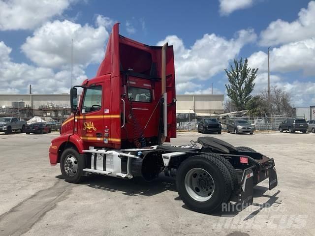 Volvo VNM Sattelzugmaschinen