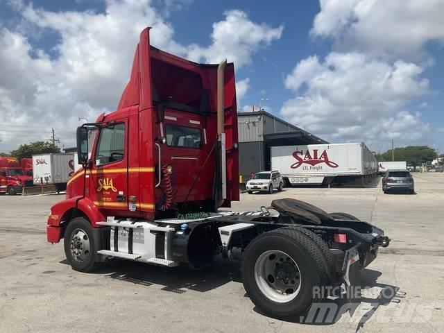 Volvo VNM Sattelzugmaschinen