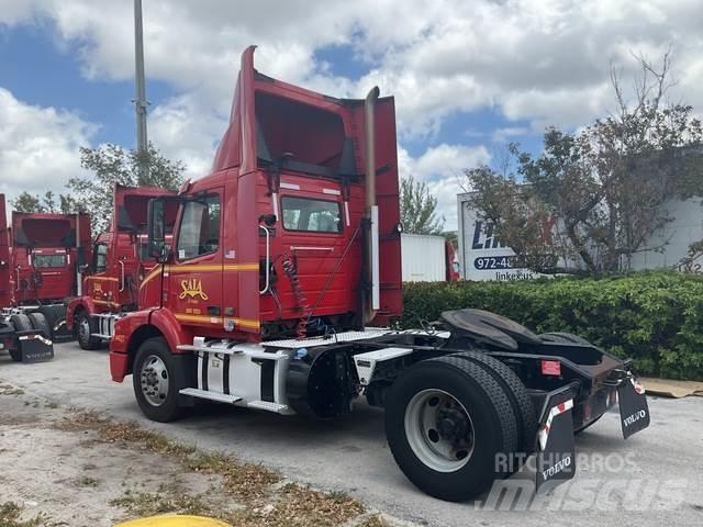 Volvo VNM Sattelzugmaschinen