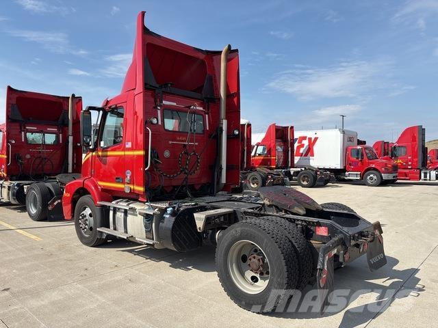 Volvo VNM Sattelzugmaschinen