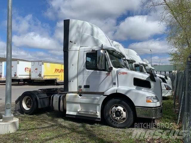 Volvo VNM Sattelzugmaschinen