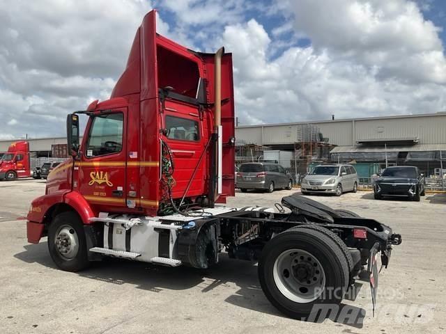 Volvo VNM Sattelzugmaschinen