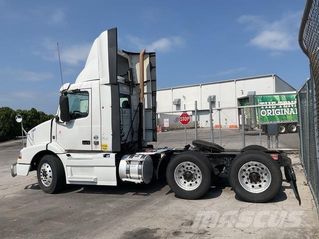 Volvo VNM Sattelzugmaschinen