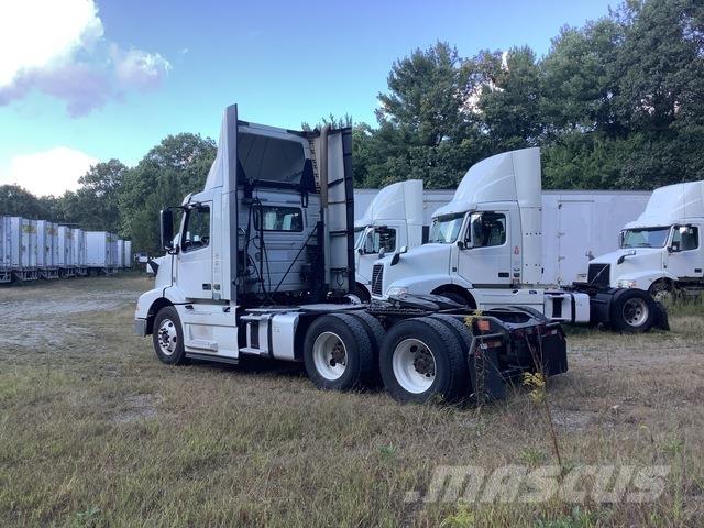 Volvo VNM Sattelzugmaschinen