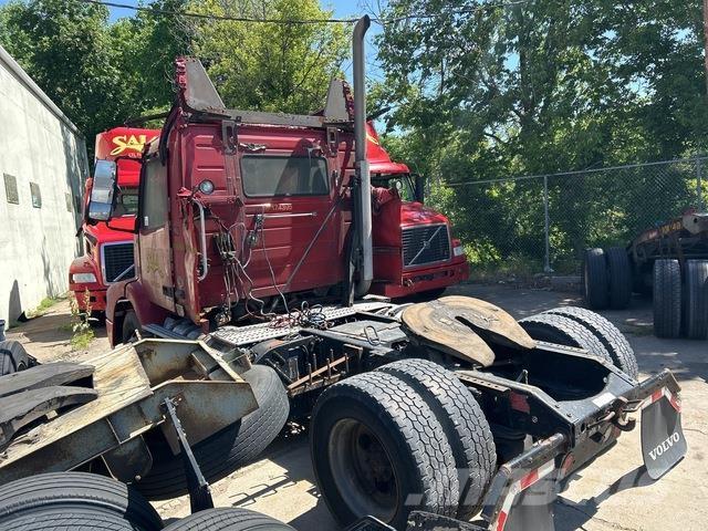 Volvo VNM42T Sattelzugmaschinen