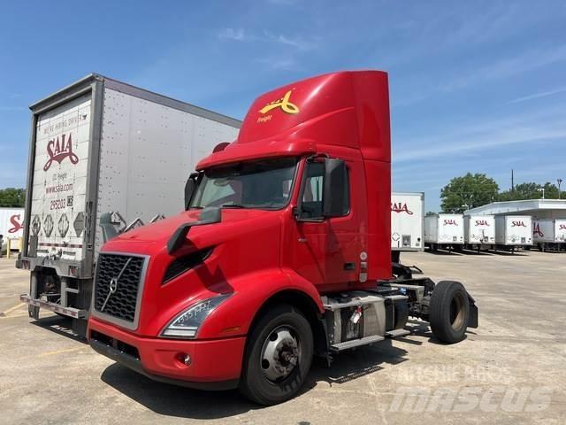 Volvo VNM42T Sattelzugmaschinen