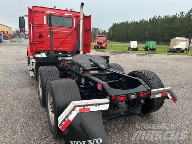 Volvo VNR Sattelzugmaschinen