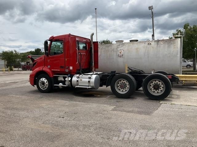 Volvo VNR Sattelzugmaschinen