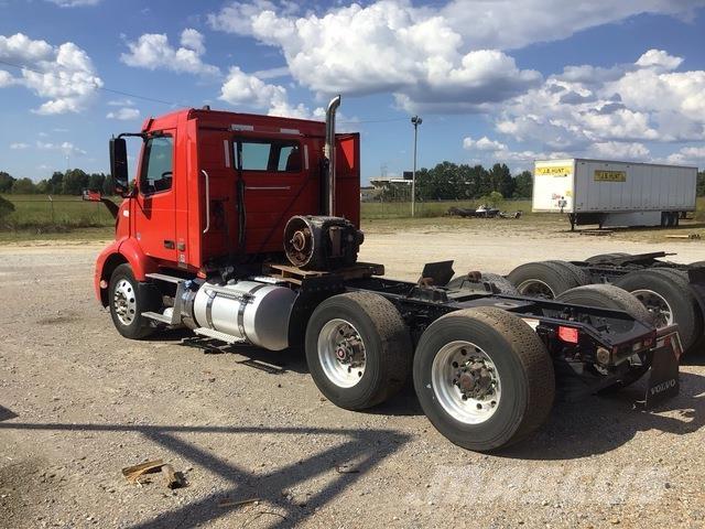 Volvo VNR Sattelzugmaschinen