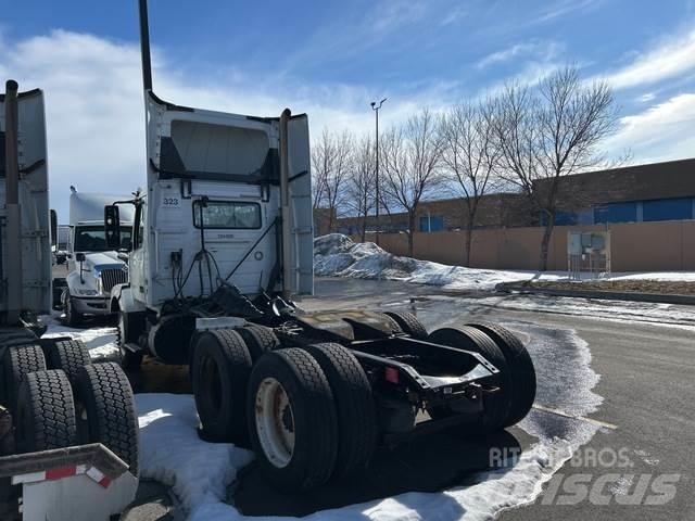 Volvo VNR64T Sattelzugmaschinen