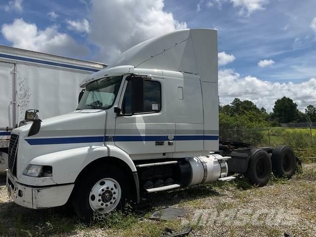Volvo VNR64T Sattelzugmaschinen