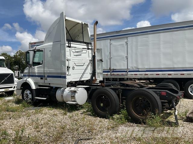 Volvo VNR64T Sattelzugmaschinen
