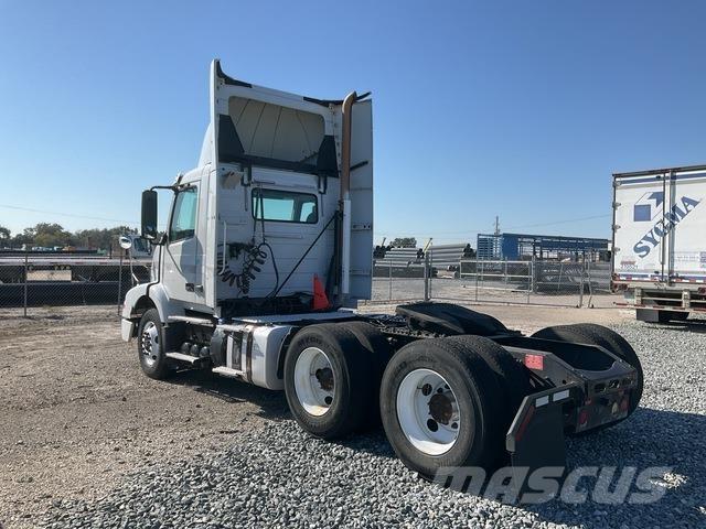 Volvo VNR64T Sattelzugmaschinen