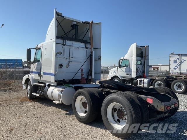 Volvo VNR64T Sattelzugmaschinen