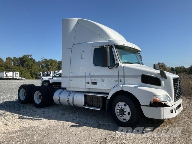 Volvo VNR64T Sattelzugmaschinen