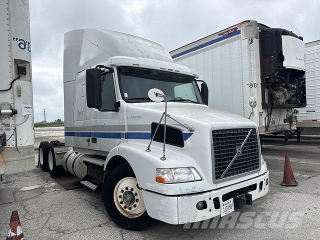 Volvo VNR64T Sattelzugmaschinen