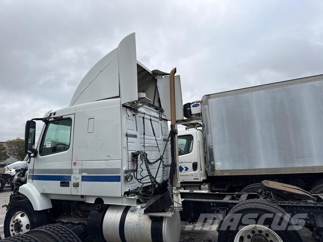 Volvo VNR64T Sattelzugmaschinen