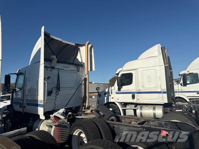 Volvo VNR64T Sattelzugmaschinen