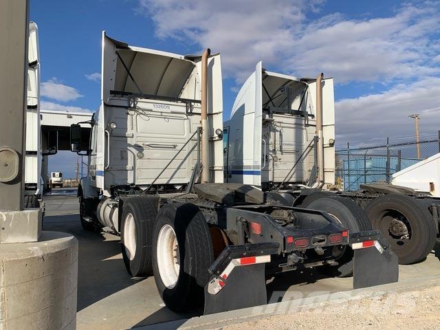 Volvo VNR64T Sattelzugmaschinen