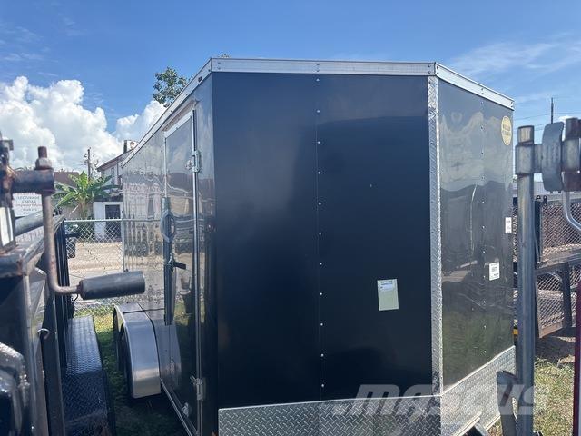 Wells Cargo  Anhänger-Kastenaufbau