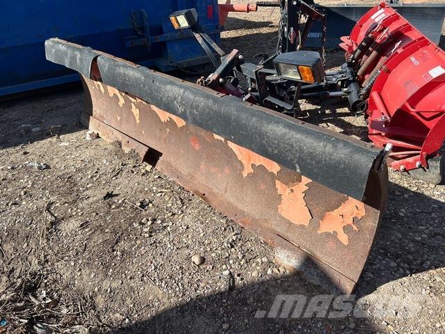 Western  Schneeschilde und -pflüge