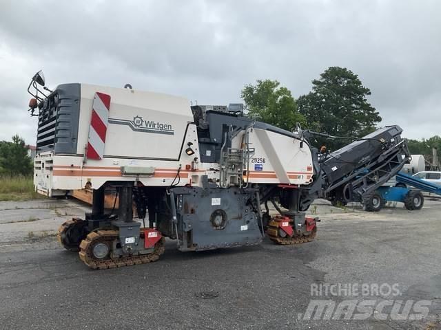 Wirtgen W150 Asphaltfräsen