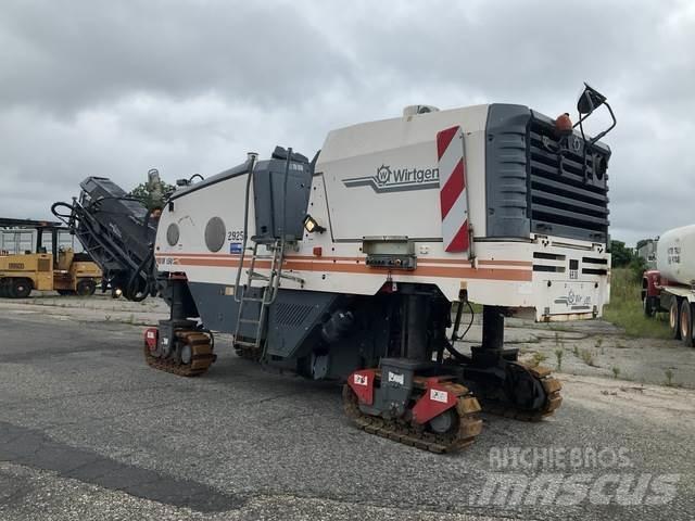 Wirtgen W150 Asphaltfräsen