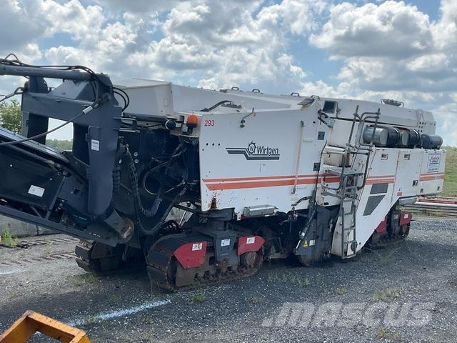 Wirtgen W2100 Asphaltfräsen