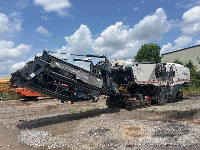 Wirtgen W220 Asphaltfräsen
