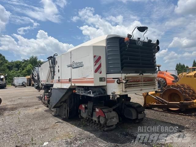 Wirtgen W220 Asphaltfräsen