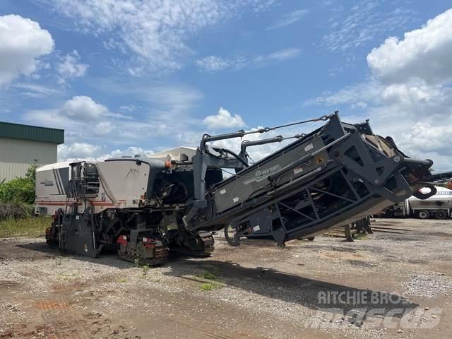 Wirtgen W220 Asphaltfräsen