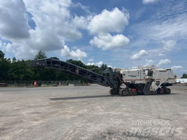 Wirtgen W2200 Asphaltfräsen
