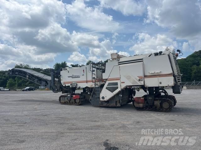 Wirtgen W2200 Asphaltfräsen