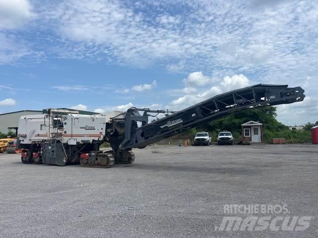 Wirtgen W2200 Asphaltfräsen