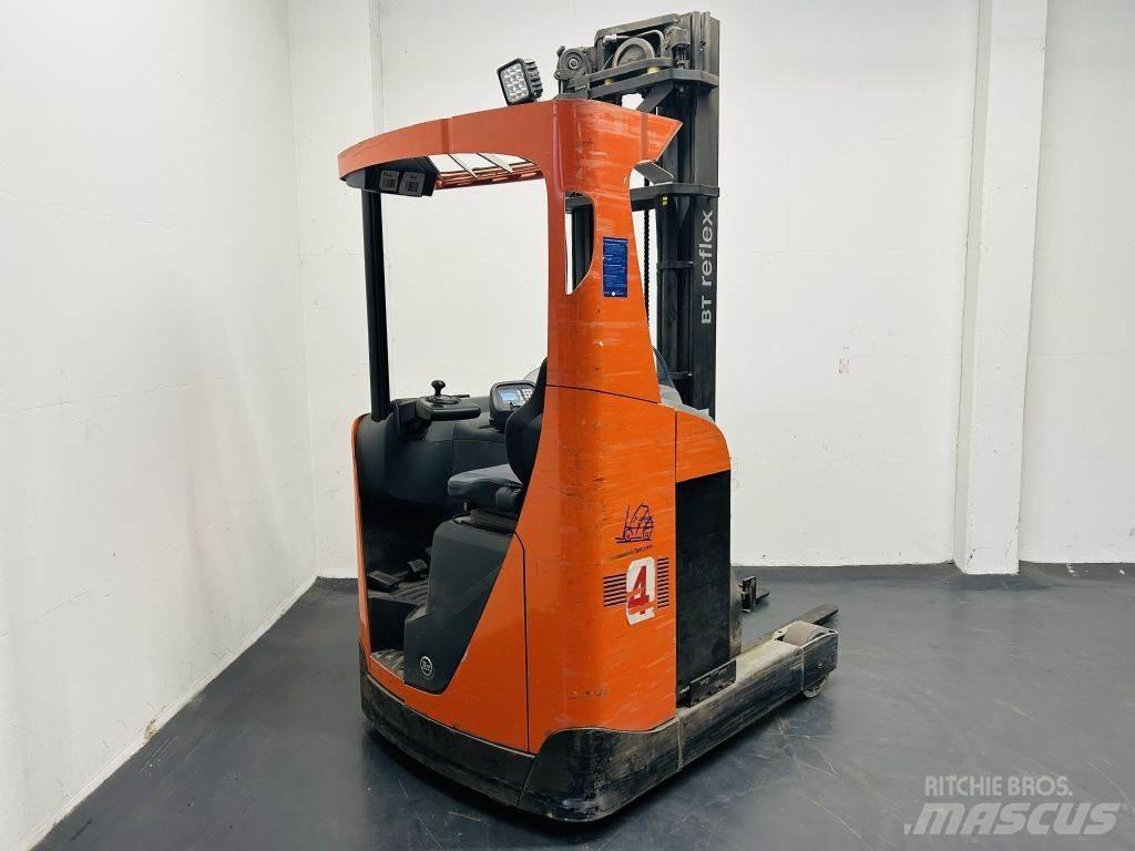 BT RRE140 Schubmaststapler