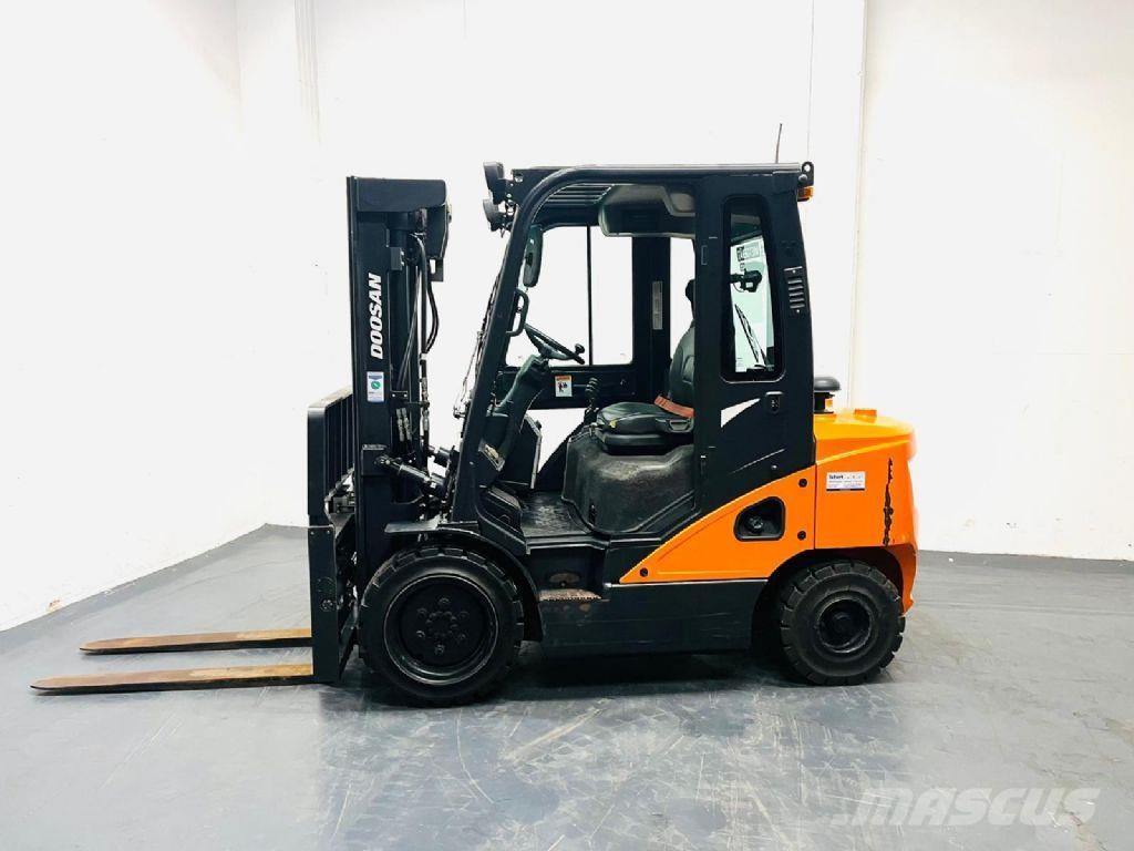 Doosan D30S-7 Dieselstapler