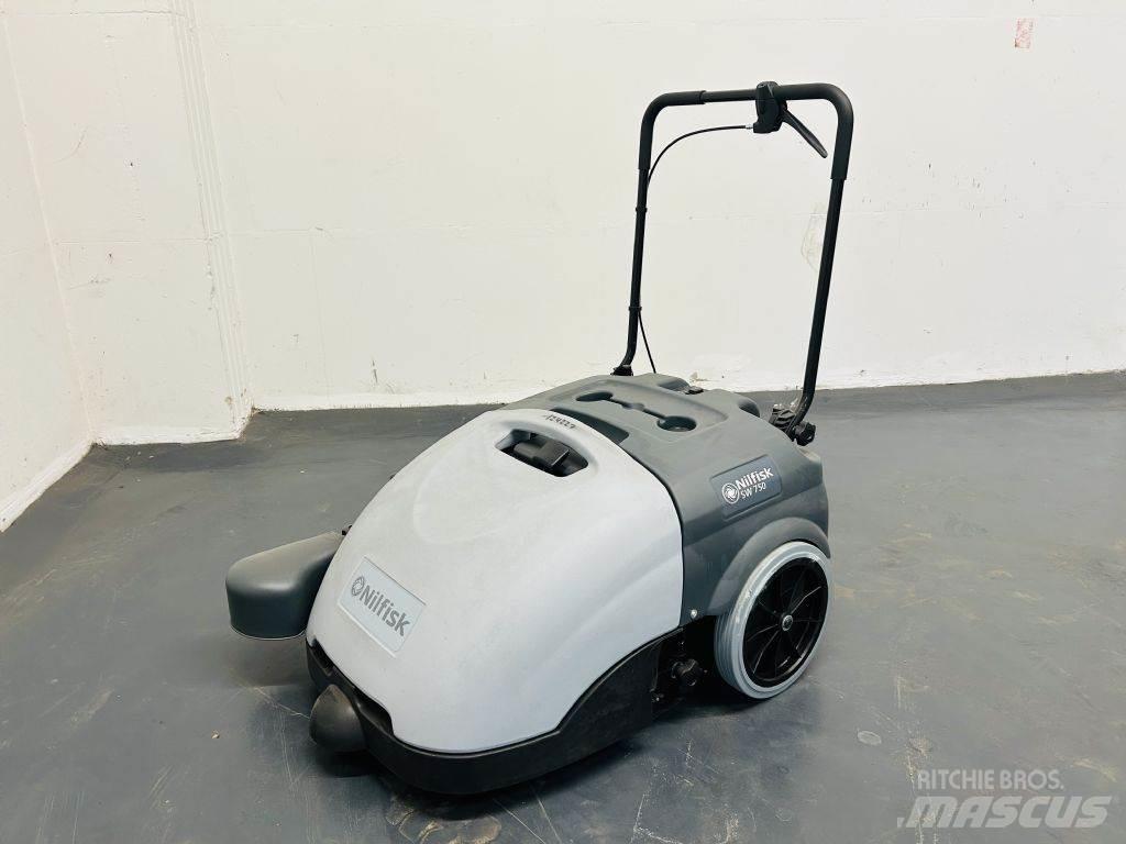 Nilfisk SW750 Kehrer